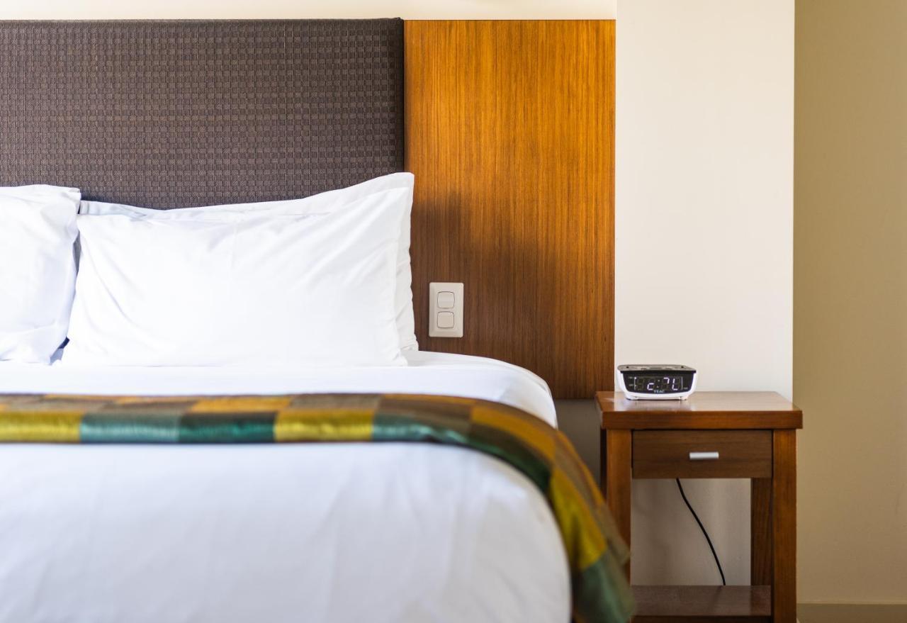 Ocean Breeze Hotel โอ๊คแลนด์ ภายนอก รูปภาพ