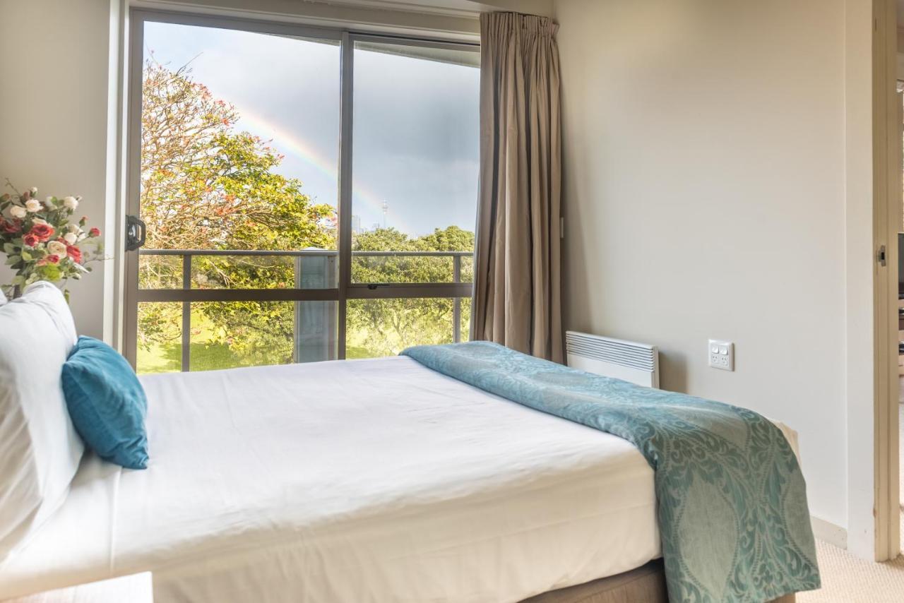 Ocean Breeze Hotel โอ๊คแลนด์ ภายนอก รูปภาพ